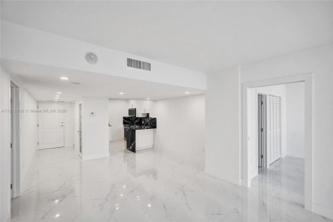 Снять в аренду кондоминиум в Авентура, Флорида 2 спальни, 100.24м2, № 1961960 - фото 13