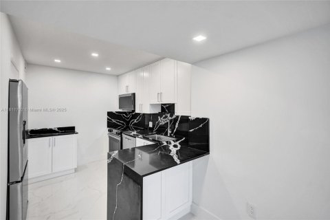 Снять в аренду кондоминиум в Авентура, Флорида 2 спальни, 100.24м2, № 1961960 - фото 12