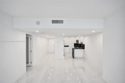 Снять в аренду кондоминиум в Авентура, Флорида 2 спальни, 100.24м2, № 1961960 - фото 17