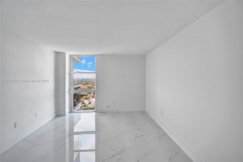 Снять в аренду кондоминиум в Авентура, Флорида 2 спальни, 100.24м2, № 1961960 - фото 24