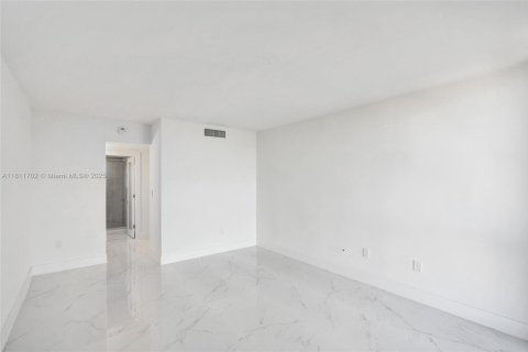 Снять в аренду кондоминиум в Авентура, Флорида 2 спальни, 100.24м2, № 1961960 - фото 25