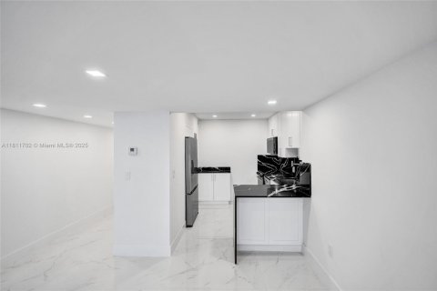 Снять в аренду кондоминиум в Авентура, Флорида 2 спальни, 100.24м2, № 1961960 - фото 15