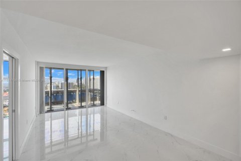 Снять в аренду кондоминиум в Авентура, Флорида 2 спальни, 100.24м2, № 1961960 - фото 8