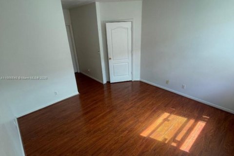 Condominio en venta en Miami, Florida, 3 dormitorios, 111.48 m2 № 1763446 - foto 13