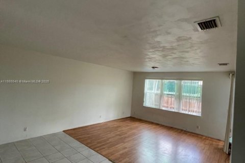 Condominio en venta en Miami, Florida, 3 dormitorios, 111.48 m2 № 1763446 - foto 4