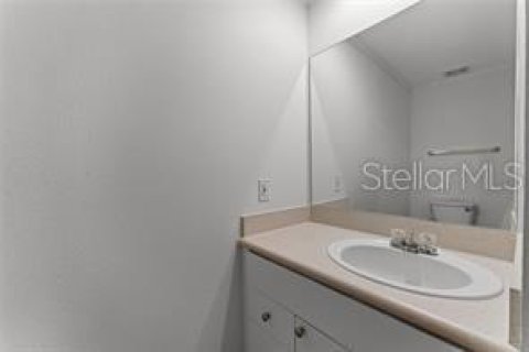 Condo in Orlando, Florida, 2 bedrooms  № 2400285 - photo 23