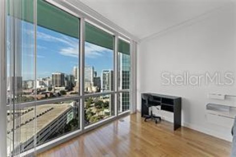 Condo in Orlando, Florida, 2 bedrooms  № 2400285 - photo 20