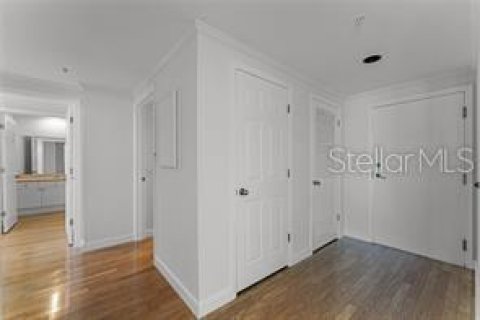 Condo in Orlando, Florida, 2 bedrooms  № 2400285 - photo 14