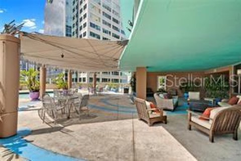 Condo in Orlando, Florida, 2 bedrooms  № 2400285 - photo 7