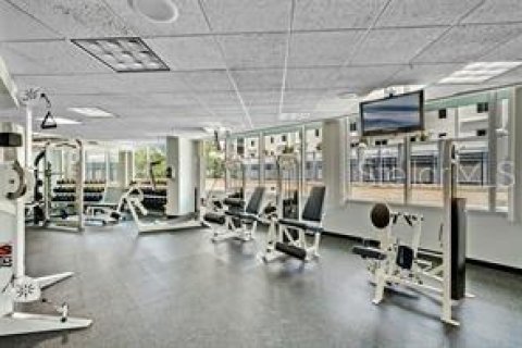 Condo in Orlando, Florida, 2 bedrooms  № 2400285 - photo 5