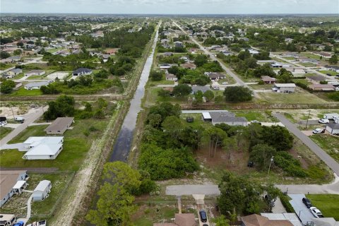 Land in Lehigh Acres, Florida № 2221219 - photo 13