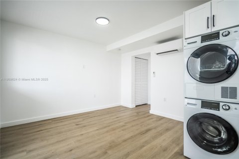 Снять в аренду квартиру в Майами, Флорида 1 спальня, № 1965221 - фото 5