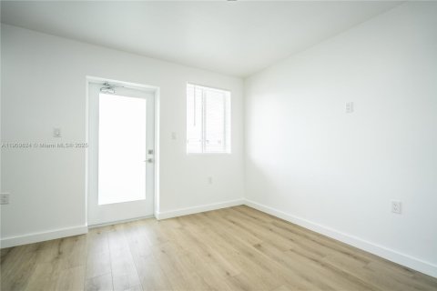 Снять в аренду квартиру в Майами, Флорида 1 спальня, № 1965221 - фото 6