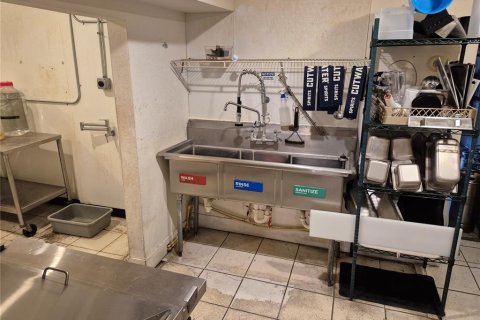 Снять в аренду коммерческую недвижимость в Бруксвилл, Флорида 115.11м2, № 1793862 - фото 7