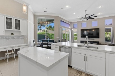 House in Boca Raton, Florida 4 bedrooms, 307.13 sq.m. № 2011140 - photo 23