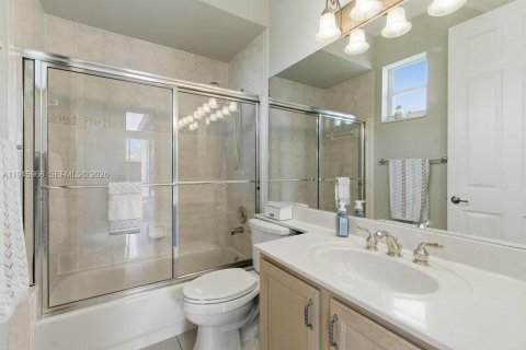 House in Boca Raton, Florida 4 bedrooms, 307.13 sq.m. № 2011140 - photo 28
