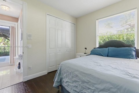 House in Boca Raton, Florida 4 bedrooms, 307.13 sq.m. № 2011140 - photo 29