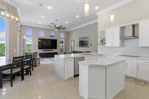 House in Boca Raton, Florida 4 bedrooms, 307.13 sq.m. № 2011140 - photo 24