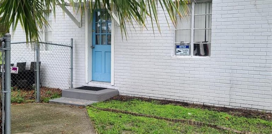 Immobilier commercial à Pinellas Park, Floride 78.97 m2 № 1824296