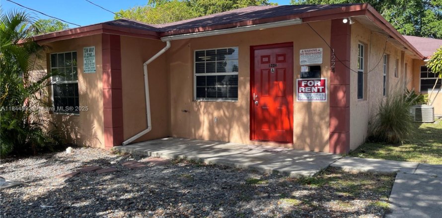 House in Fort Lauderdale, Florida 4 bedrooms, 185.8 sq.m. № 1839627