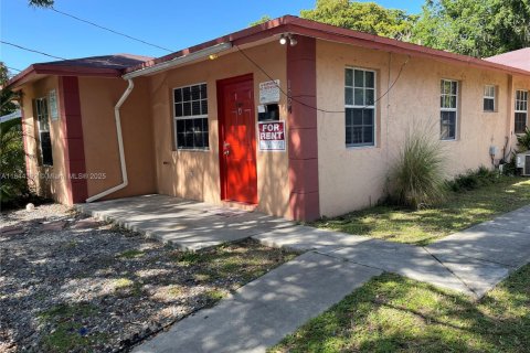 House in Fort Lauderdale, Florida 4 bedrooms, 185.8 sq.m. № 1839627 - photo 2