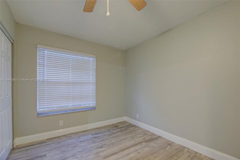 Villa ou maison à louer à Fort Lauderdale, Floride: 4 chambres, 185.8 m2 № 1839627 - photo 24