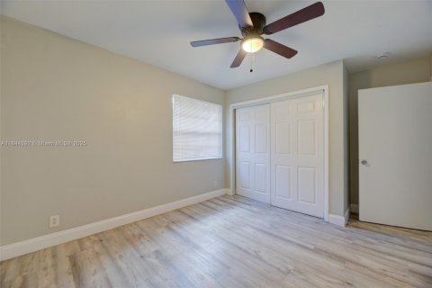 Villa ou maison à louer à Fort Lauderdale, Floride: 4 chambres, 185.8 m2 № 1839627 - photo 23