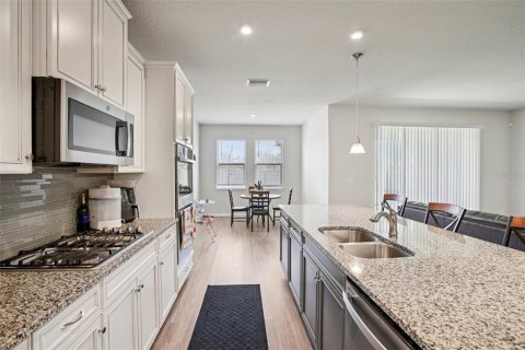 House in Riverview, Florida 5 bedrooms, 269.97 sq.m. № 2225098 - photo 9