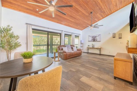 Condominio en venta en Haines City, Florida, 1 dormitorio, 90.49 m2 № 2202912 - foto 12