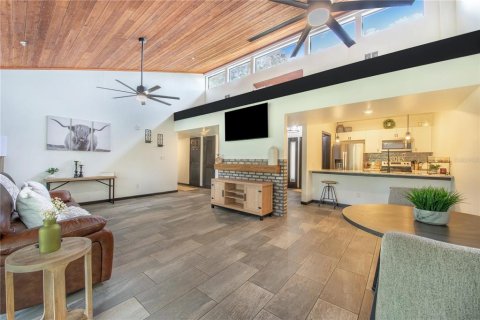 Condominio en venta en Haines City, Florida, 1 dormitorio, 90.49 m2 № 2202912 - foto 8