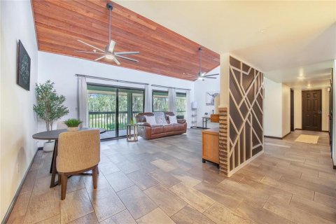 Condominio en venta en Haines City, Florida, 1 dormitorio, 90.49 m2 № 2202912 - foto 11