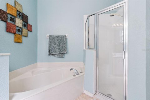 Condo in Kissimmee, Florida, 3 bedrooms № 2195770 - photo 14