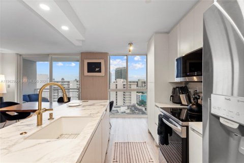 Купить кондоминиум в Майами-Бич, Флорида 1 спальня, 69.68м2, № 2024204 - фото 6