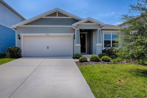 House in Clermont, Florida 4 bedrooms, 199.18 sq.m. № 2313096