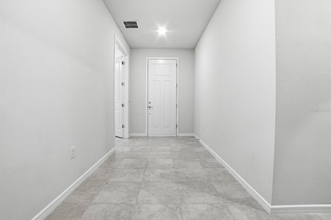 House in Clermont, Florida 3 bedrooms, 199.18 sq.m. № 2313096 - photo 2