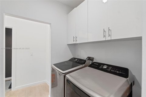 Снять в аренду виллу или дом в Майами, Флорида 4 спальни, 186.64м2, № 1963805 - фото 18