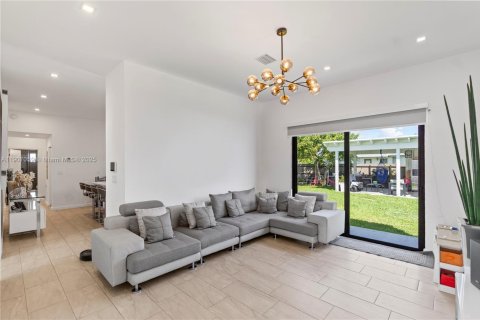 Снять в аренду виллу или дом в Майами, Флорида 4 спальни, 186.64м2, № 1963805 - фото 22