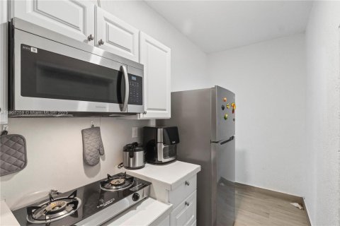 Снять в аренду виллу или дом в Майами, Флорида 4 спальни, 186.64м2, № 1963805 - фото 28