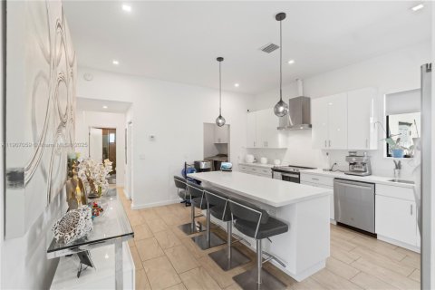 Снять в аренду виллу или дом в Майами, Флорида 4 спальни, 186.64м2, № 1963805 - фото 14