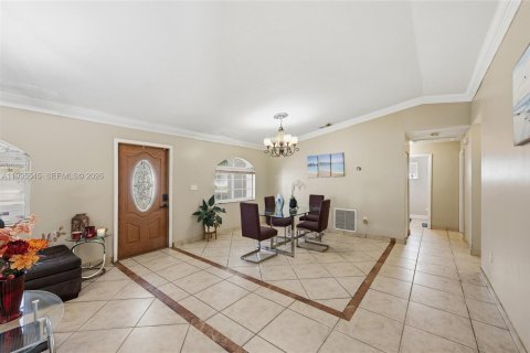 Casa en venta en Miami, Florida, 3 dormitorios, 189.06 m2 № 2058916 - foto 15