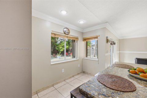 Casa en venta en Miami, Florida, 3 dormitorios, 189.06 m2 № 2058916 - foto 25