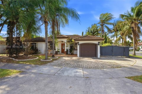 Casa en venta en Miami, Florida, 3 dormitorios, 189.06 m2 № 2058916 - foto 4