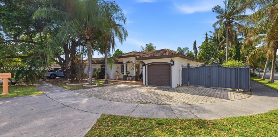 Casa en Miami, Florida 3 dormitorios, 189.06 m2 № 2058916