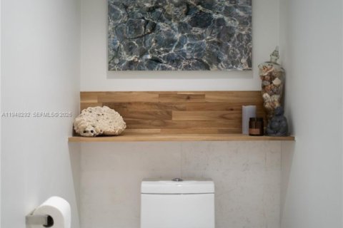 Casa en venta en North Miami, Florida, 5 dormitorios, 264.49 m2 № 2004337 - foto 14