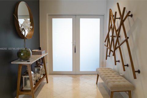 Casa en venta en North Miami, Florida, 5 dormitorios, 264.49 m2 № 2004337 - foto 4