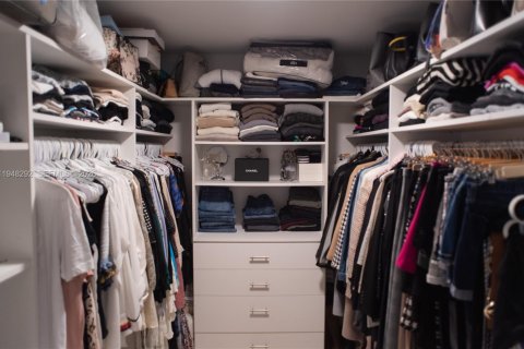 Casa en venta en North Miami, Florida, 5 dormitorios, 264.49 m2 № 2004337 - foto 25