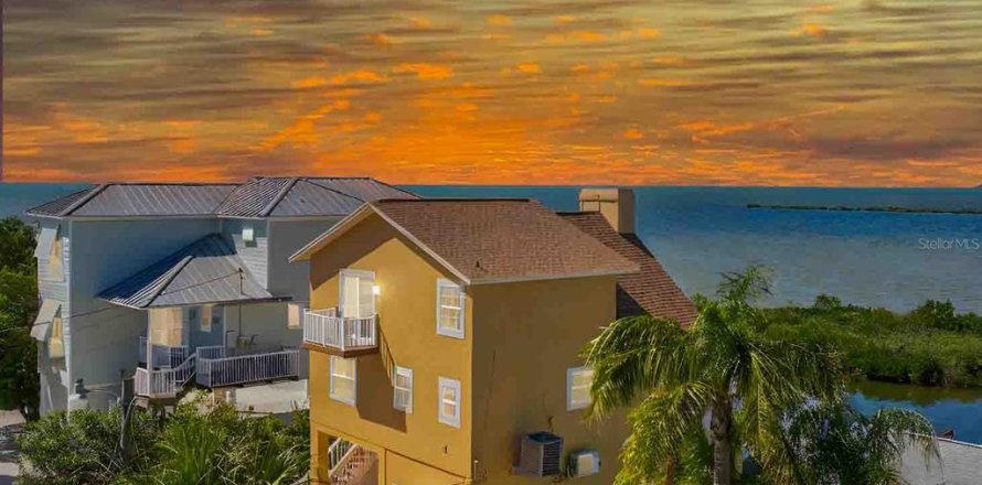 Casa en Hudson, Florida 3 dormitorios, 130.06 m2 № 2206712