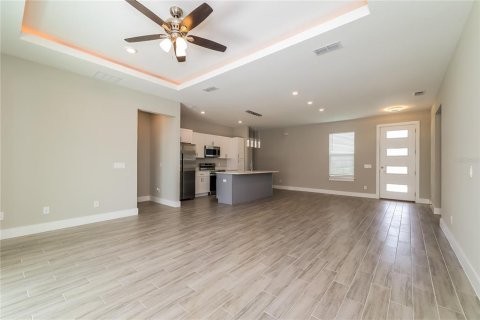 Casa en alquiler en Kissimmee, Florida, 4 dormitorios, 155.15 m2 № 1882989 - foto 3