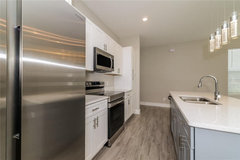 Casa en alquiler en Kissimmee, Florida, 4 dormitorios, 155.15 m2 № 1882989 - foto 6