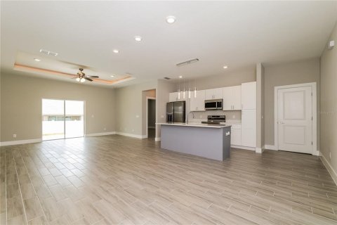 Casa en alquiler en Kissimmee, Florida, 4 dormitorios, 155.15 m2 № 1882989 - foto 4